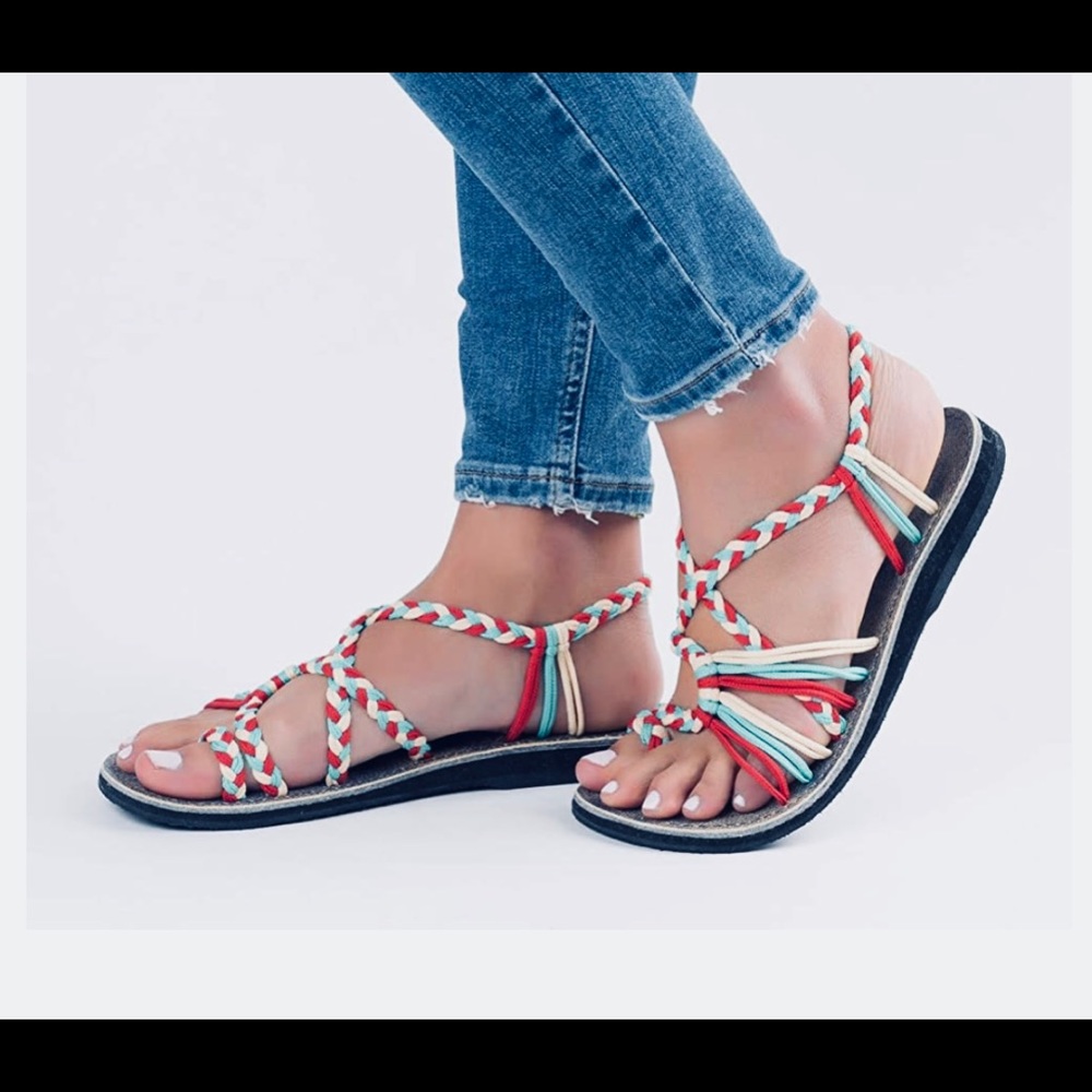 PLAKA, Palm Leaf Flat Summer Sandals For Women, Size 7